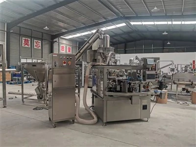 Riempitrice per buste di latte intero in polvere
